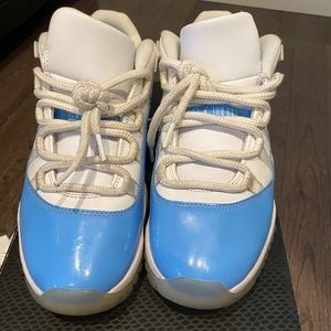 Men’s low Jordan sneakers